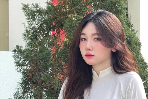 Nữ sinh chuyên Anh xuất sắc đạt điểm tuyệt đối môn Lịch sử