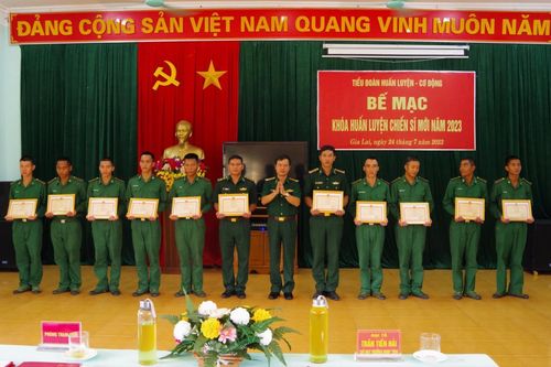 BĐBP Gia Lai tổ chức bế mạc khóa huấn luyện chiến sĩ mới năm 2023