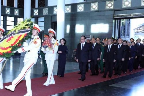 Lãnh đạo Đảng, Nhà nước viếng nguyên Phó Thủ tướng Chính phủ Nguyễn Khánh