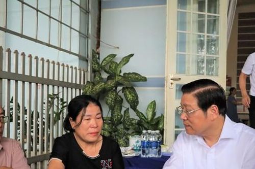 Trưởng Ban Nội chính Trung ương thăm các gia đình liệt sĩ hy sinh trong vụ khủng bố ở Đắk Lắk