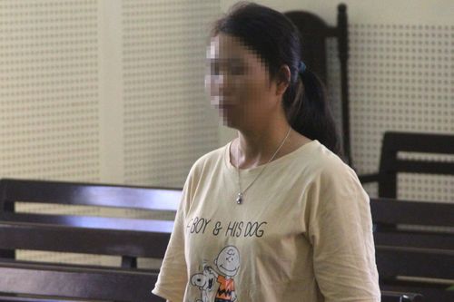 Vợ 'nối gót' chồng đi tù vì buôn cái chết trắng