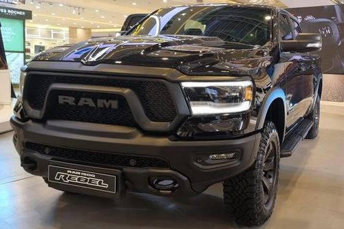 Xe Ram 1500 Rebel có giá gần 5,3 tỉ đồng tại Việt Nam