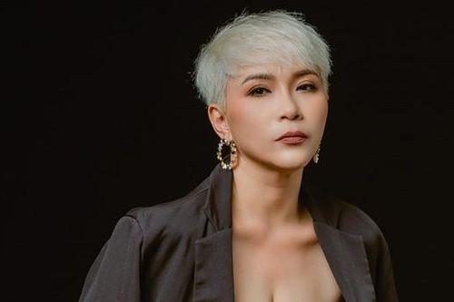 'Sầu nữ' Hương Giang: Có chàng trai kém 21 tuổi theo đuổi nhưng tôi từ chối