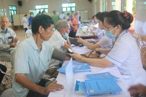 Khám chữa bệnh, phát thuốc miễn phí cho 200 người dân tại Hải Phòng