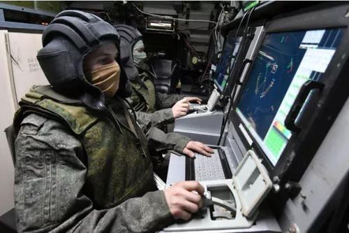 Bán đảo Crimea và thủ đô Moskva bị tấn công dồn dập bằng UAV