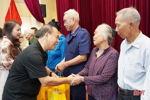 Nhiều hoạt động ý nghĩa tri ân gia đình chính sách, người có công ở Hà Tĩnh