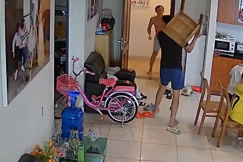 Kẻ cầm dao đâm hàng xóm ở chung cư The Light bị đề nghị bắt khẩn cấp