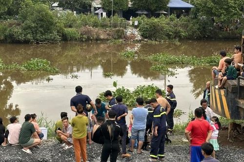 Nhậu say rồi thách nhau bơi qua kênh, hai thanh niên mất tích