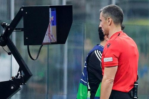 Ấn định thời điểm VAR được sử dụng ở V.League