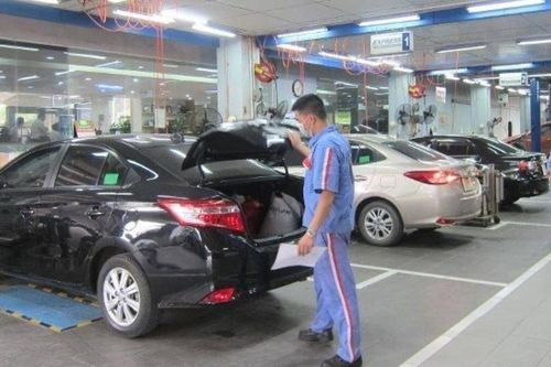 Bảo dưỡng, sửa chữa ô tô: Chọn dịch vụ chính hãng hay gara tư nhân?