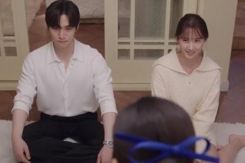 Lee Jun Ho khiến con tim Yoona tan vỡ vì bỏ đi lấy vợ ở 'King the Land' tập 12
