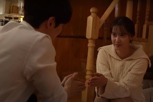 Yoona bị Lee Jun Ho 'bắt nạt' ở hậu trường 'Khách sạn vương giả'