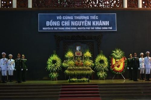 Tổ chức trọng thể lễ tang đồng chí Nguyễn Khánh theo nghi thức cấp nhà nước