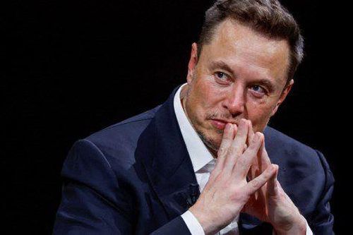 Tỷ phú Elon Musk mất ngôi người giàu nhất thế giới