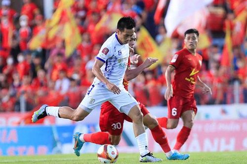 Văn Quyết trở lại, lợi hại như xưa
