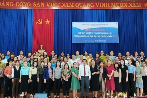 100 cán bộ phụ nữ cấp xã bồi dưỡng nghiệp vụ công tác Hội