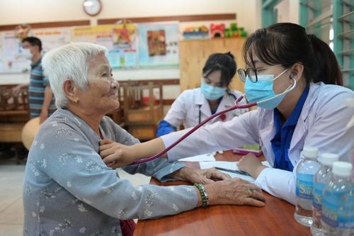 Sôi nổi chiến dịch thanh niên tình nguyện 'Kỳ nghỉ hồng'
