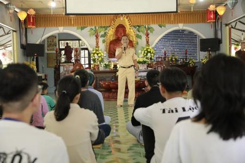 250 học viên được tuyên truyền, phổ biến pháp luật về trât tự an toàn giao thông