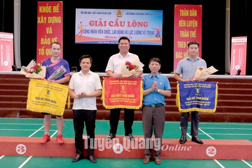 Bế mạc Giải cầu lông công nhân, viên chức, lao động và lực lượng vũ trang tỉnh