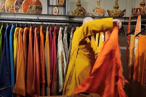 Ông Nguyễn Minh Phúc: Giả dạng tu sĩ, làm giả giấy tờ Tăng Ni, huân chương Nhà nước