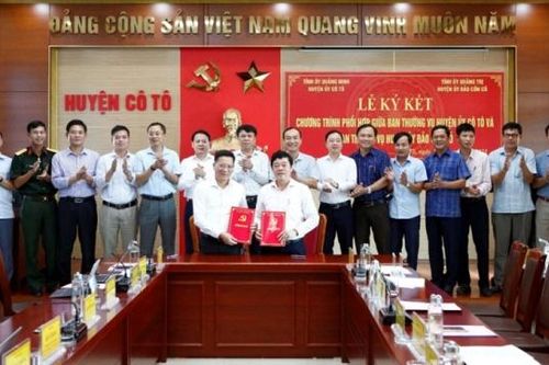 Huyện đảo Cô Tô và Cồn Cỏ ký kết hợp tác cùng phát triển