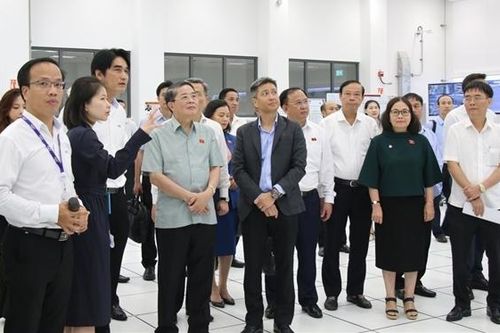 Phó Chủ tịch Quốc hội Nguyễn Đức Hải làm việc với Công ty TNHH Hóa dầu Long Sơn về phát triển năng lượng