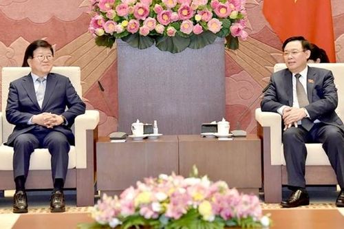 Chủ tịch Quốc hội Vương Đình Huệ tiếp nguyên Chủ tịch Quốc hội Hàn Quốc Park Byeong Seug