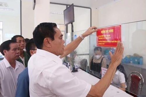 Theo dòng dư luận: Đường dây nóng và 'đường dây lạnh'...