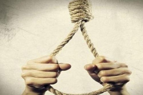 Nghi vấn mâu thuẫn gia đình, vợ treo cổ tự tử tại phòng vệ sinh