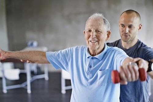 Gợi ý bài tập cải thiện chức năng vận động cho người bệnh Parkinson