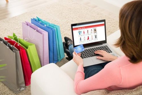 Bác sĩ Viện Sức khỏe tâm thần chỉ dấu hiệu nghiện mua sắm ở phụ nữ trung niên