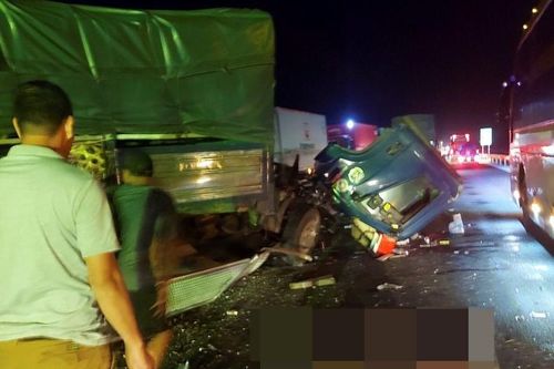 Tai nạn giao thông ngày 25/7/2023: Xe tải rớt đầu cabin trên cao tốc