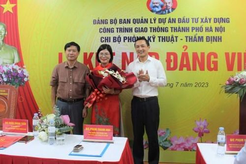 Hà Nội: Kết nạp đảng trên công trường dự án Vành đai 4- Vùng Thủ đô