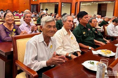 Thành phố Hồ Chí Minh họp mặt người có công tiêu biểu dịp 27/7