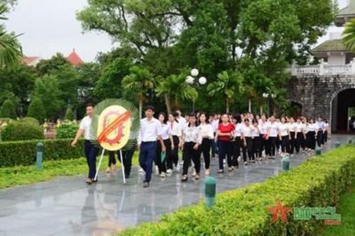 Điện Biên: Dâng hương tri ân các anh hùng liệt sĩ
