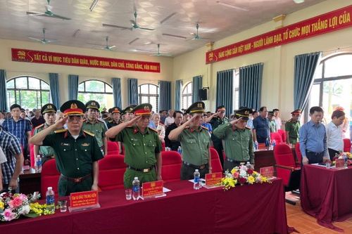 Công an tỉnh Đắk Nông tổ chức Lễ truy điệu và trao bằng Tổ quốc ghi công cho thân nhân nhân gia đình Liệt sĩ Đỗ Anh Đào