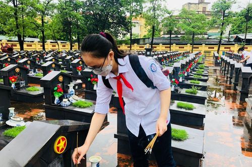 Quan tâm giáo dục 'đền ơn đáp nghĩa' trong nhà trường