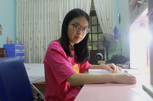 Phương châm học 'chậm mà chắc' của nữ thủ khoa xứ Thanh