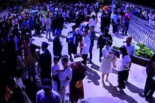 TP. HCM: Xác minh vụ nhiều sinh viên bị móc túi điện thoại trong lễ tốt nghiệp
