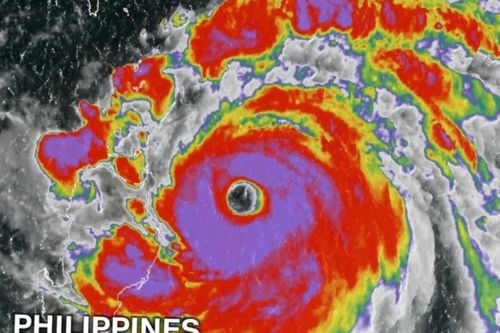 Philippines sơ tán cư dân ven biển trước siêu bão Doksuri