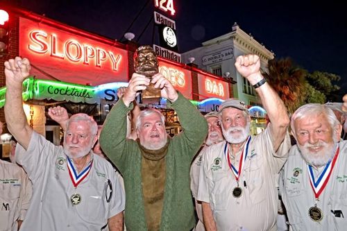 Độc đáo cuộc thi tìm người giống đại văn hào Hemingway