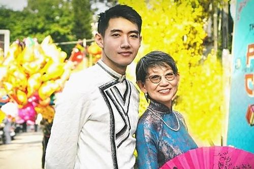 Quang Đăng lần đầu tiết lộ sự ra đi đột ngột của mẹ ruột nơi xứ người