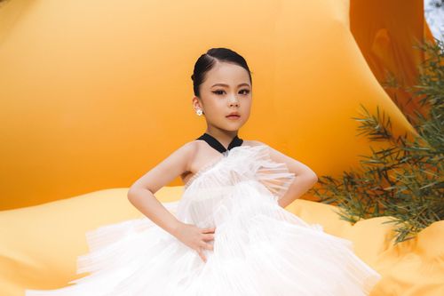 Mẫu nhí 6 tuổi Nhật Ánh hút sự chú ý bởi vẻ đáng yêu, chuyên nghiệp