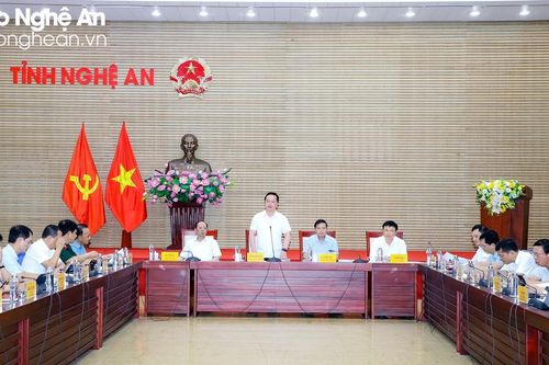 Chủ tịch UBND tỉnh Nguyễn Đức Trung chủ trì phiên họp UBND tỉnh tháng 7