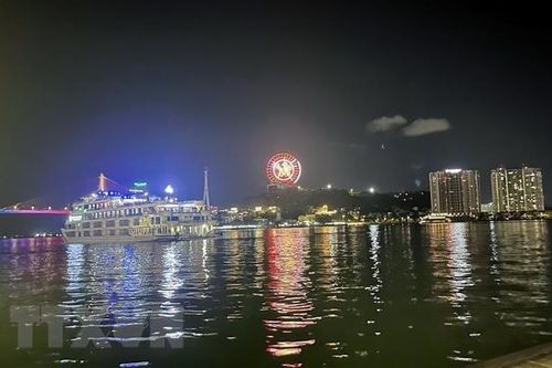 Quảng Ninh: Hết thí điểm, Phố đêm du thuyền đang hoạt động trái phép?