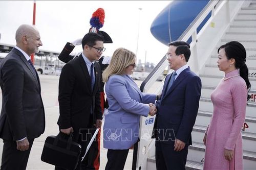 Chủ tịch nước Võ Văn Thưởng tới Rome, bắt đầu thăm cấp Nhà nước Cộng hòa Italy và thăm Tòa thánh Vatican