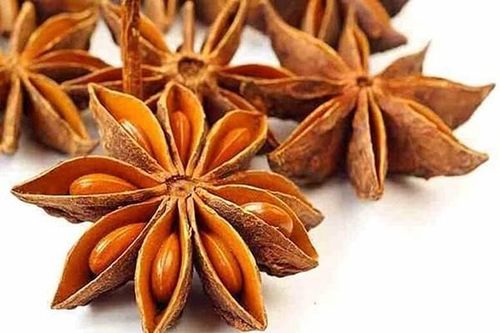 Bộ Nông nghiệp kiến nghị tạm giữ lô hàng hoa hồi tại cảng của UAE