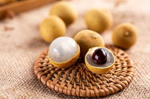 Nhãn vào mùa căng mọng thơm ngọt nhưng lại kỵ với những người sau