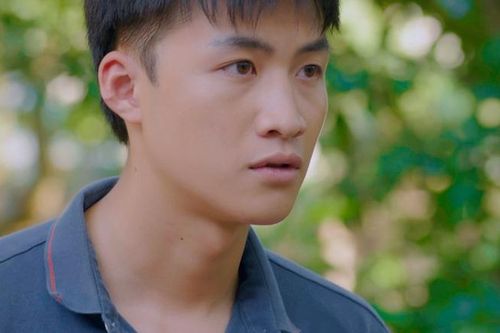 'Món quà của cha': Hiếu không phải con ruột của ông Nhân?