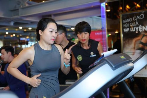 Hơn 10.000 người tham gia thử thách '1 tỷ bước - vượt kỳ tích'